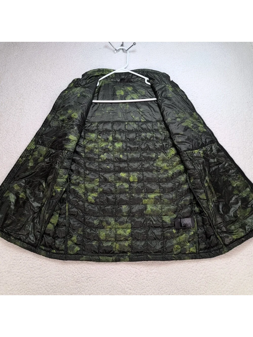 The North Face Camo ThermoBall Insulated Vest Men's Small Green Full Zip
